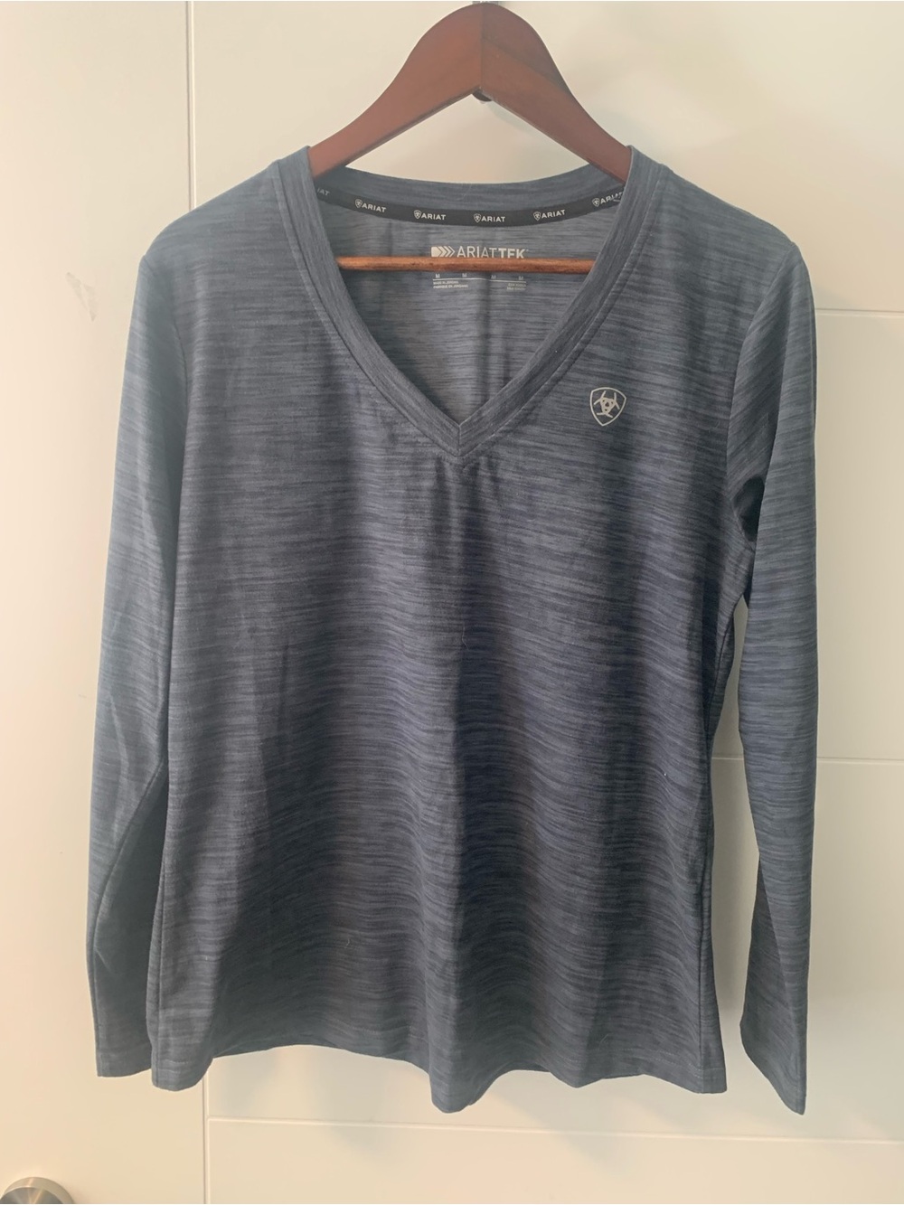 Ariat ladies V-Neck Long Sleeve Sweater - Charcoal A15